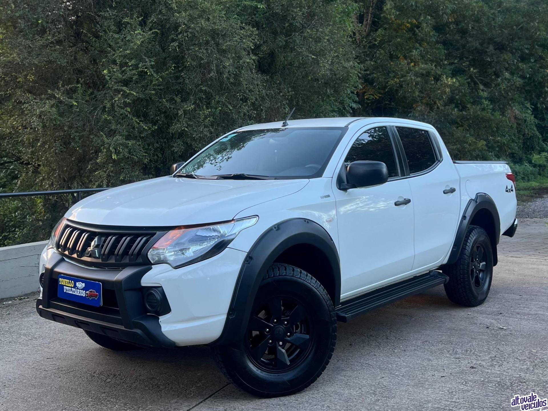 L200 Triton Sport 2.4 CD Diesel Mec. 